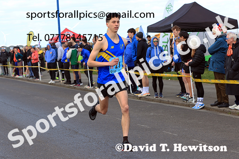 Senior mens Northern 12 Stage Road Relay, 2025 Northern 12 and 6 Stage Road Relays and Junior 5k, Redcar. Photo: David T. Hewitson/Sports for All Pics